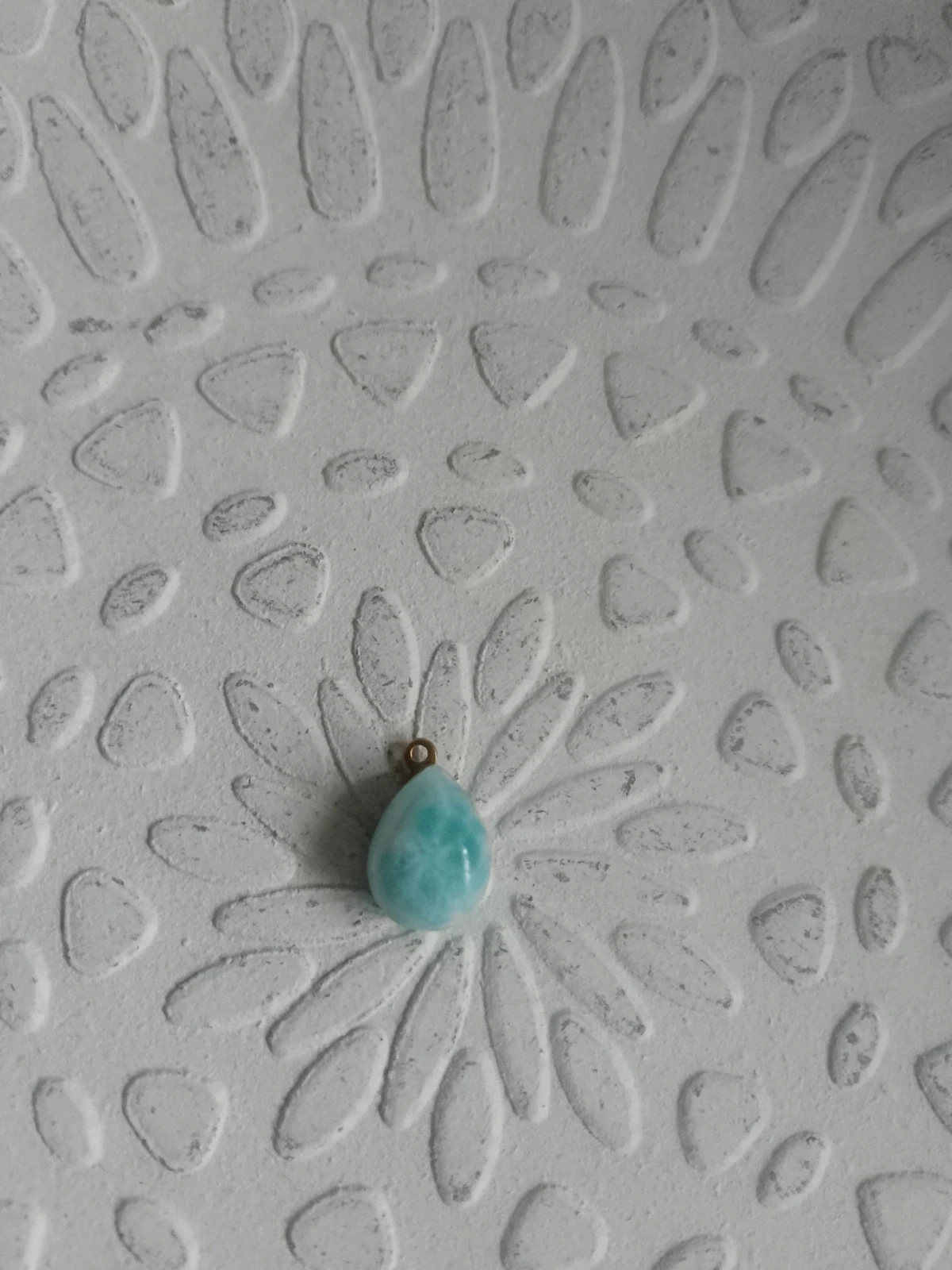 Pendentif en pierre de larimar